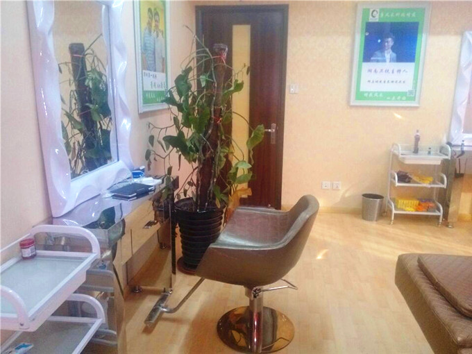 大連白發(fā)變黑技術(shù)哪家做的好？更健康的技術(shù)在這里