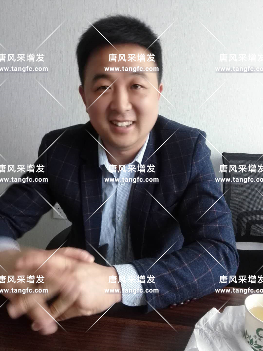 將“脫發(fā)男”變成“型男”模樣，唐風(fēng)采可以做到！