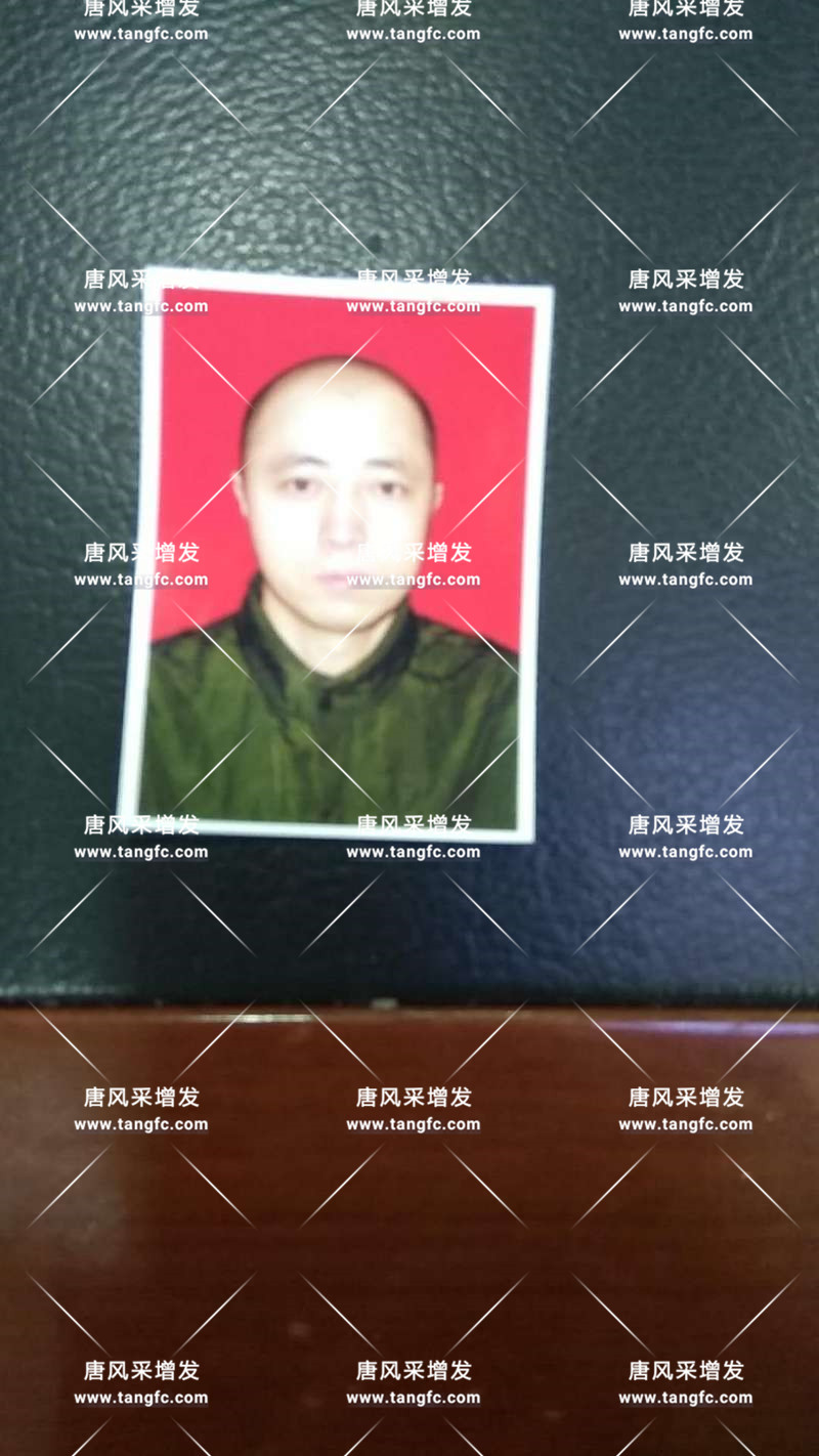 唐風(fēng)采假發(fā)后，看看鏡頭中自己的樣子，你認(rèn)得嗎？