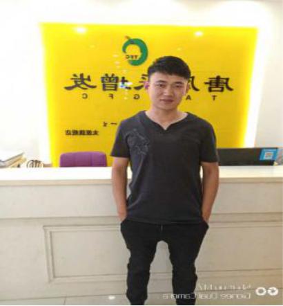 從“謝頂流蘇”到時(shí)尚潮人，他是怎么做到的？