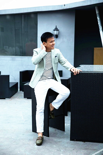 71歲鄭少秋不老男神帥了一輩子！唐風(fēng)采我們這里也有一位！