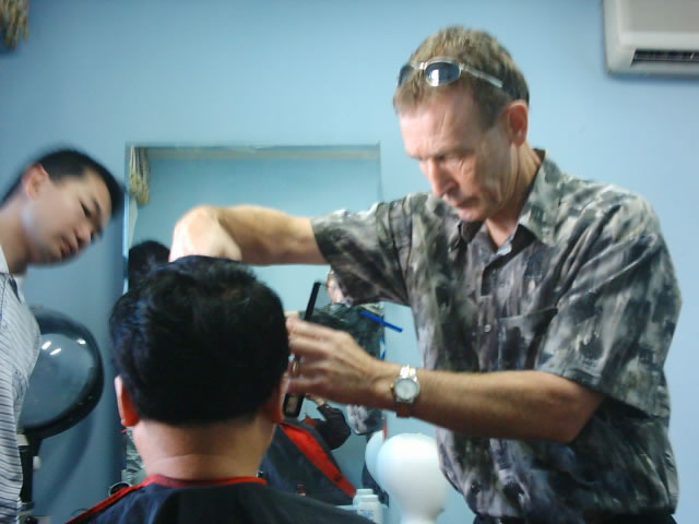 國際增發(fā)大師----普朗凱特先生相識(shí)